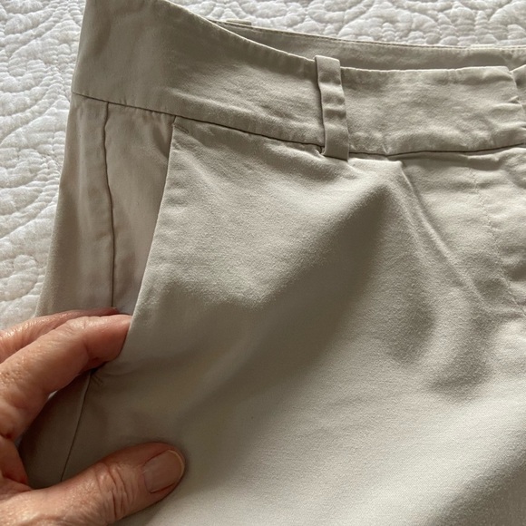 Ann Taylor The Boardwalk Bermuda Shorts Khaki Size 6 - Picture 6 of 10